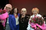 Amsterdam 23 februari 2005
Surpriseparty voor Nelly Frijda in nieuwe de la mar theater.
Nelly Frijda Theodoor Holman en Marjan Berk en dochter Miranda