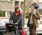 Amsterdam1 maart 2003
Prins Maurits en Marilene wandelen met Anna en Lucas
