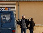 St Georges 28 februari 2003
Prinses Margarita met haar hond op weg naar het politieburo