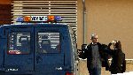St Georges 28 februari 2003
Prinses Margarita met haar hond op weg naar het politieburo