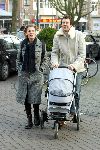 Amsterdam 1 maart 2003
Ruud de Wild en Tatum Dagelet met kinderwagen