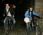 Amsterdam 3 februari 2005
Tatum Dagelet met nieuwe vriend na avond stappen.