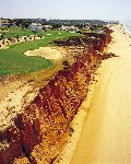 Portugal 2005
Vale do Lobo, Europe's Finest Golf & Beach Resort
in de Algarve  met 36 holes golfbanen The royal en  the Ocean
op de foto de beroemde hole 16 van de royal
In totaal 1250 villa's