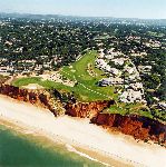 Portugal 2005, Algarve Folfresort Vale Do Lobo met 36 holes golfbanen The royal en  the Ocean
op de foto de beroemde hole 16 van de royal
In totaal 1250 villa's