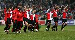 Rotterdam, 5 februari 2006  Seizoen 2005/2006 Kompetitiewedstrijd Feyenoord-AJAX, eindstand 3-2
Blijdschap bij Feyenoord
©Edwin van Zandvoort