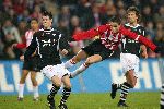 Eindhoven,11 Februari 2006 Kompetitiewedstrijd PSV-Heracles, eindstand 1-0 Seizoen 2005/2006
Ibrahim Afellay in duel met Thijs Sluijter