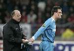 Utrecht, 8 Februari 2006
Kompetitiewedstrijd Seizoen 2005/2006 
FC Utrecht-PSV eindstand 1-2
Jan vennegoor of Hesselink wordt verzorgd aan zijn hoofdwond door verzorger Mart van den Heuvel