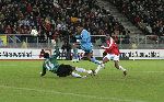 Utrecht, 8 Februari 2006 Kompetitiewedstrijd FC Utrecht-PSV, eindstand 1-2 door 2 doelpunten van Jefferson Farfan
Seizoen 2005/2006 Jefferson Faran scoort 1-2