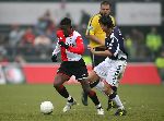 Rotterdam, 5 februari 2006  Seizoen 2005/2006 Kompetitiewedstrijd Feyenoord-AJAX, eindstand 3-2
Salamon Kalou in duel met Zdenek Grygera
©Edwin van Zandvoort