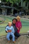 Amsterdam, 14 Mei 1997
Andre Hazes met zijn 2 jongste kinderen Roxanne Hazes en Andre Hazes Jr. op bezoek bij Artis