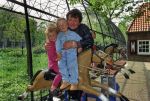 Amsterdam, 14 Mei 1997
Andre Hazes met zijn 2 jongste kinderen Roxanne Hazes en Andre Hazes Jr. op bezoek bij Artis