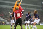 Eindhoven, 23 December 2006 Kompetitiewedstrijd PSV-Willem II , eindstand 4-0 Seizoen 2006/2007
Alex PSV probeert doelman Bjorn Sengier te verslaan