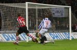 Eindhoven, 20 Januari 2007 Eerste wedstrijd na winterstop Kompetitiewedstrijd tussen PSV-SC Heerenveen, eindstand 3-1 Seizoen2006/2007
Tardelli komt niet tot scoren
Doelman Brian Vanderbuschhe is de situatie meester