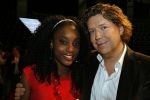 Hilversum 27 december 2006
X factor deelneemster Genelva met Henkjan Smits.