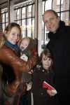 Amsterdam 28 december 2006
Premiere de reuzenkrokodil. Hugo Metsers met vriendin en dochter en zoontje