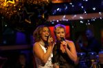 Hilversum 18 december 2006
Singing with the stars bij life & cooking .   Glennis Grace en Inge Ipenburg