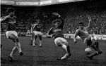 29 Maart 1987
Ivan Nielsen in duel met ronald Spelbos
PSV-AJAX, eindstand 1-0
