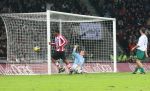 Eindhoven, 18 November 2006
PSV-Excelsior, eindstand 4-0 Kompetitie Seizoen 2006/2007
Jefferson Farfan heeft wederom gescoord
Foto Ronald Otter