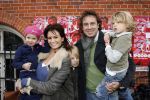 Amsterdam 28 december 2006
Premiere de reuzenkrokodil. Marco Borsato met leontine en Luca Senna en Jada