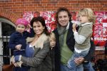 Amsterdam 28 december 2006
Premiere de reuzenkrokodil. Marco Borsato met leontine en Luca Senna en Jada