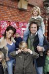Amsterdam 28 december 2006
Premiere de reuzenkrokodil. Marco Borsato met leontine en Luca Senna en Jada