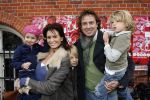 Amsterdam 28 december 2006
Premiere de reuzenkrokodil. Marco Borsato met leontine en Luca Senna en Jada