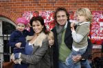 Amsterdam 28 december 2006
Premiere de reuzenkrokodil. Marco Borsato met leontine en Luca Senna en Jada
Peter Smulders bv