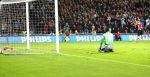 Eindhoven, 25 November 2006
PSV-FC Utrecht, eindstand 5-0 Kompetitie Seizoen 2006/2007
Doelman Michel vorm is verslagen door Ibrahim Afellay
Foto Ronald Otter