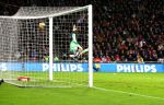 Eindhoven, 25 November 2006
PSV-FC Utrecht, eindstand 5-0 Kompetitie Seizoen 2006/2007
Doelman Michel Vorm is verslagen
Foto Ronald Otter
