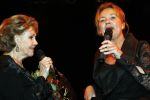 Maarssen 22december 2006
Rita Reys ontvangt edisson voor haar hele ouvre uit handen van haar dochter Leila in het Pim Jacobs theater.
