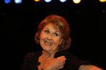 Maarssen 22december 2006
Rita Reys ontvangt edisson voor haar hele ouvre uit handen van haar dochter Leila in het Pim Jacobs theater.