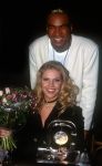 1994
Twenty 4 Seven winnen de exportprijs 19941
Zangeres en presentatrice Nance Coolen en zanger Stay-C ( Stacey Paton )