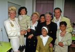 Rotterdam, 5 Oktober 1991
Vanessa ( Connie Breukhoven ) samen met haar man Hans Breukhoven bij de opening kantoor moeder van Hans samen mop de foto's met haar kinderen en moeder.