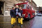 London 1986
Vanessa ( Connie Breukhoven ) met enkele leden van de brandweer
Foto Peter Smulders BV