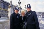 London 1986
Vanessa ( Connie Breukhoven ) tussen een paar Engelse Bobby's)