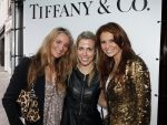 Amsterdam 14 december 2009
Braekfast at Tiffanys op de pc hooftstraat georganiseerd door Gracia en Dani Bles styling. Leontine Borsato met Vivian Ewbank en Lieke v Lexmond
Peter Smulders bv
