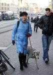 Amsterdam 15 december 2009
Vera Mann aan het wandelen met haar hond.
Peter Smulders bv