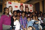 Amsterdam 12 januari 2011
Marco Borsato en Albert Verlinden kondigen samenwerking aan over kindermusical TBV War Child. Jetske v d Elsen presenteert het
Peter Smulders bv