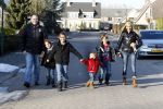 Fijnaart 5 januari 2010
Frans Mariska Christiaan Frans Jr Lucas en Jan Bauer bij hun huis. Frans heeft zijn haar laten inplanteren en is nu nog zo goed als kaal.
Peter Smulders bv