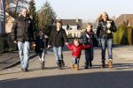 Fijnaart 5 januari 2010
Frans Mariska Christiaan Frans Jr Lucas en Jan Bauer bij hun huis. Frans heeft zijn haar laten inplanteren en is nu nog zo goed als kaal.
Peter Smulders bv