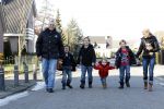 Fijnaart 5 januari 2010
Frans Mariska Christiaan Frans Jr Lucas en Jan Bauer bij hun huis. Frans heeft zijn haar laten inplanteren en is nu nog zo goed als kaal.
Peter Smulders bv