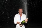 Curacao 1 januari 2011
Gerard Joling luidt 2011 in met een fles champagne en een concert op Mambo Beach.
Peter Smulders bv