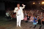 Curacao 1 januari 2011
Gerard Joling luidt 2011 in met een fles champagne en een concert op Mambo Beach.
Peter Smulders bv