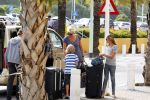 Curacao 2 januari 2010
Irene Moors met  kinderen en man Barry op vliegveld Hato na een vakantie.
Peter Smulders bv
