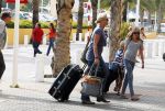 Curacao 2 januari 2010
Irene Moors met  kinderen en man Barry op vliegveld Hato na een vakantie.
Peter Smulders bv
