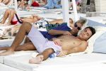 Curacao 30 december 2010
Jan Smit en Lisa relaxen op Curacao nadat Jan een optreden heeft gehad op Mambo Beach. 
Peter Smulders bv