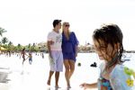 Curacao 30 december 2010
Jan Smit en Lisa relaxen op Curacao nadat Jan een optreden heeft gehad op Mambo Beach. 
Peter Smulders bv