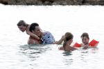 Curacao 31 december 2010
Jeroen v d Boom met zijn vrouw Dany en zoons Daan en Luuk op vakantie op Curacao.
Peter Smulders bv