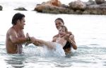 Curacao 31 december 2010
Jeroen v d Boom met zijn vrouw Dany en zoons Daan en Luuk op vakantie op Curacao.
Peter Smulders bv