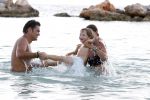 Curacao 31 december 2010
Jeroen v d Boom met zijn vrouw Dany en zoons Daan en Luuk op vakantie op Curacao.
Peter Smulders bv